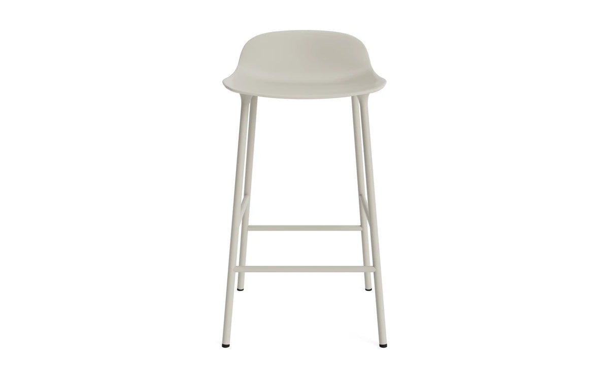 Form Barstuhl 65 cm hellgrau/Stahl in Hellgrau präsentiert im Onlineshop von KAQTU Design AG. Barstuhl ist von Normann Copenhagen