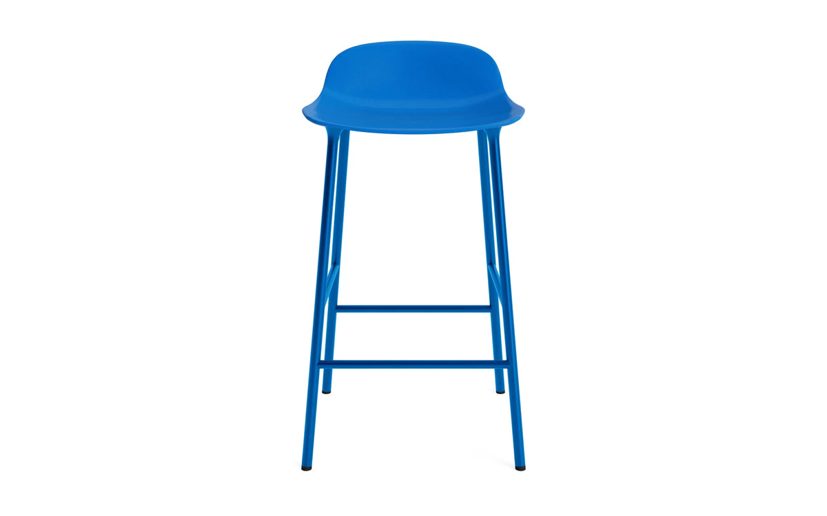 Form Barstuhl 65 cm Leuchtendes Blau/Stahl in Leuchtendes Blau präsentiert im Onlineshop von KAQTU Design AG. Barstuhl ist von Normann Copenhagen