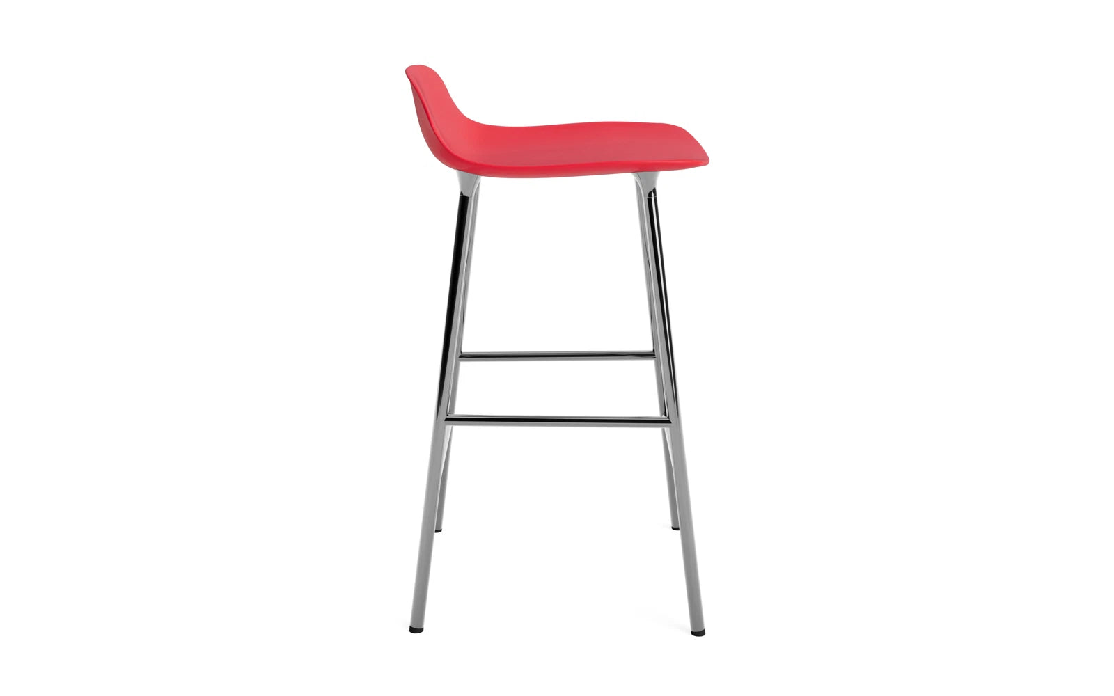 Entdecken Sie den Form Barstuhl 65 cm in leuchtendem Rot und Chrom von Normann Copenhagen – ein stilvolles Möbelstück, das Komfort und skandinavisches Design vereint!