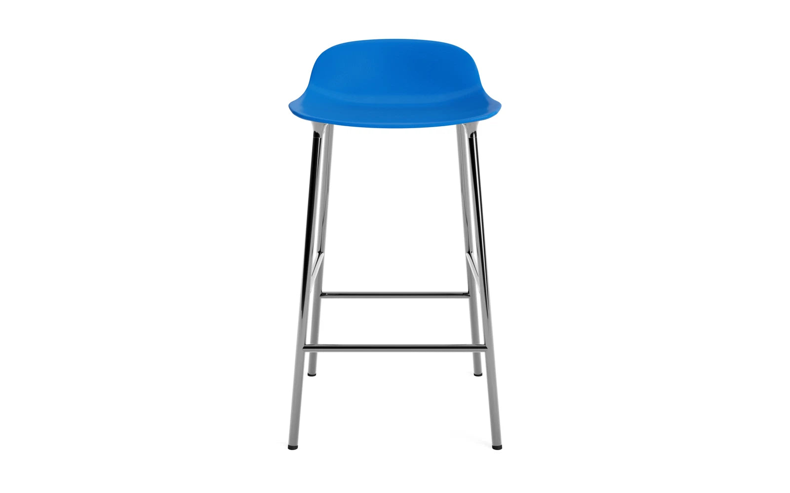 Erleben Sie den Form Barstuhl 65 cm in lebhaftem Blau und elegantem Chrom von Normann Copenhagen – ein stilvolles Möbelstück für Ihr Zuhause!