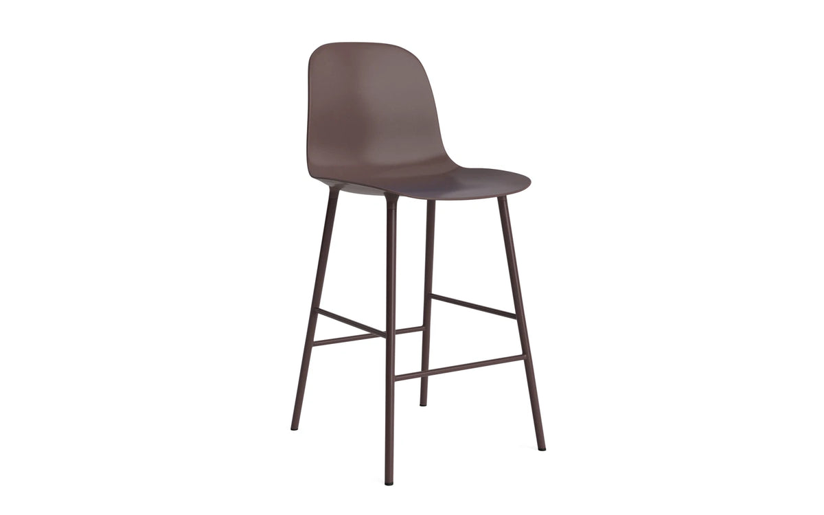 Form Barstuhl 65 cm Stahl/ Braun in Braun präsentiert im Onlineshop von KAQTU Design AG. Barstuhl ist von Normann Copenhagen