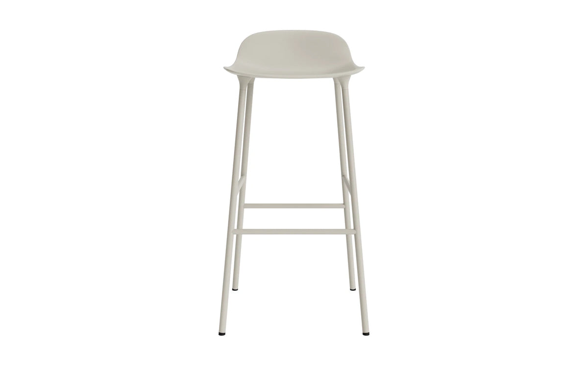 Form Barstuhl 75 cm Hellgrau/Stahl in Hellgrau präsentiert im Onlineshop von KAQTU Design AG. Barstuhl ist von Normann Copenhagen