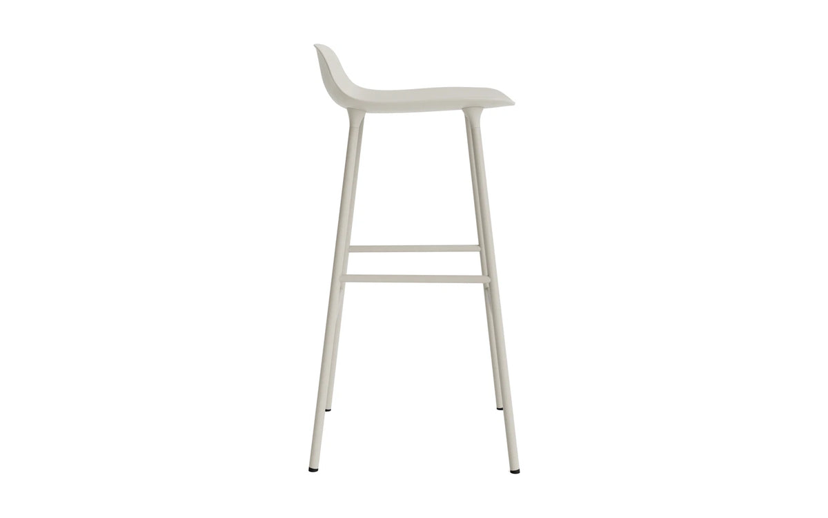Form Barstuhl 75 cm Hellgrau/Stahl in Hellgrau präsentiert im Onlineshop von KAQTU Design AG. Barstuhl ist von Normann Copenhagen