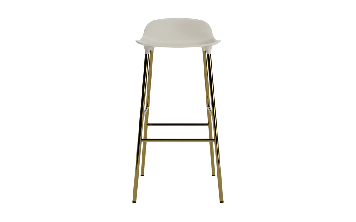 Form Barstuhl 75 cm Messing hellgrau in Hellgrau präsentiert im Onlineshop von KAQTU Design AG. Barstuhl ist von Normann Copenhagen