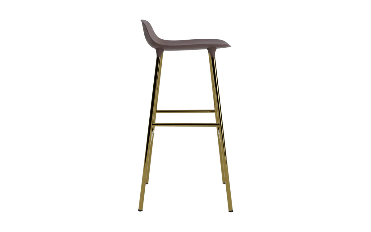 Form Barstuhl 75 cm Messing braun in Braun präsentiert im Onlineshop von KAQTU Design AG. Barstuhl ist von Normann Copenhagen