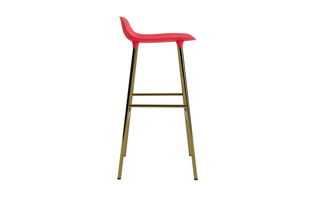 Form Barstuhl 75 cm Messing leuchtendes rot in Leuchtendes Rot präsentiert im Onlineshop von KAQTU Design AG. Barstuhl ist von Normann Copenhagen