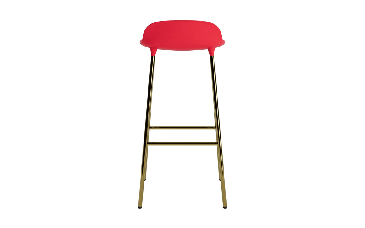 Form Barstuhl 75 cm Messing leuchtendes rot in Leuchtendes Rot präsentiert im Onlineshop von KAQTU Design AG. Barstuhl ist von Normann Copenhagen