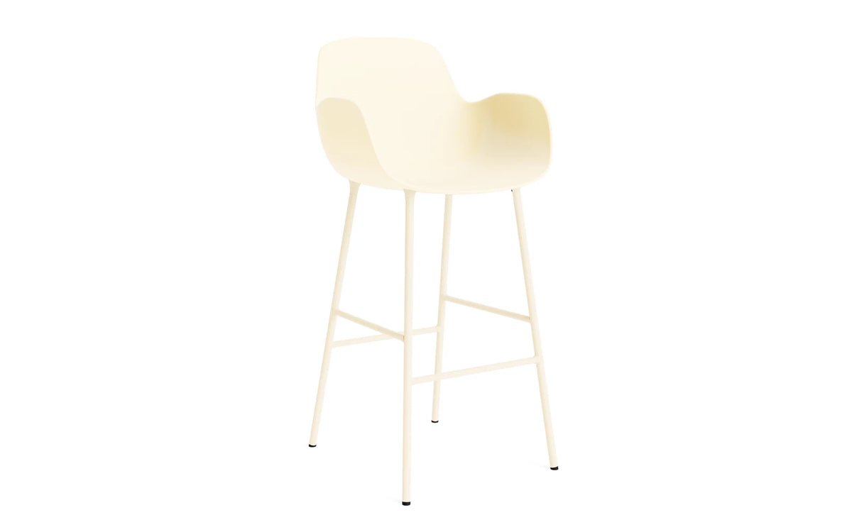 Form Barstuhl mit Armlehne 75 cm Stahl/Creme in Creme präsentiert im Onlineshop von KAQTU Design AG. Barstuhl ist von Normann Copenhagen