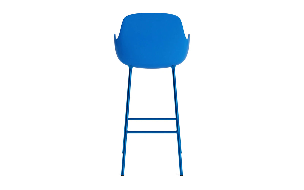Form Barstuhl mit Armlehne 75 cm Stahl/Leuchtendes blau in Leuchtendes blau präsentiert im Onlineshop von KAQTU Design AG. Barstuhl ist von Normann Copenhagen