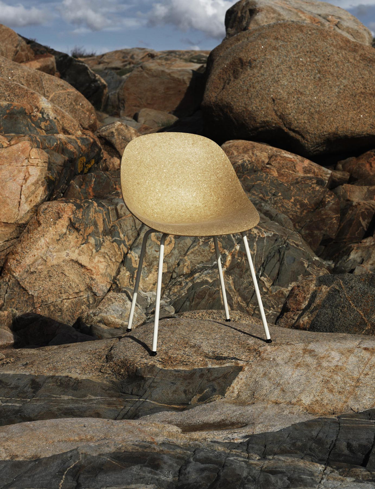 Mat Stuhl schwarzes Stahl Hanf in Hanf präsentiert im Onlineshop von KAQTU Design AG. Stuhl ist von Normann Copenhagen