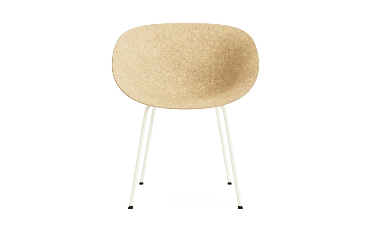 Mat Lehnstuhl Creme stahl Hanf in Hanf präsentiert im Onlineshop von KAQTU Design AG. Stuhl mit Armlehne ist von Normann Copenhagen
