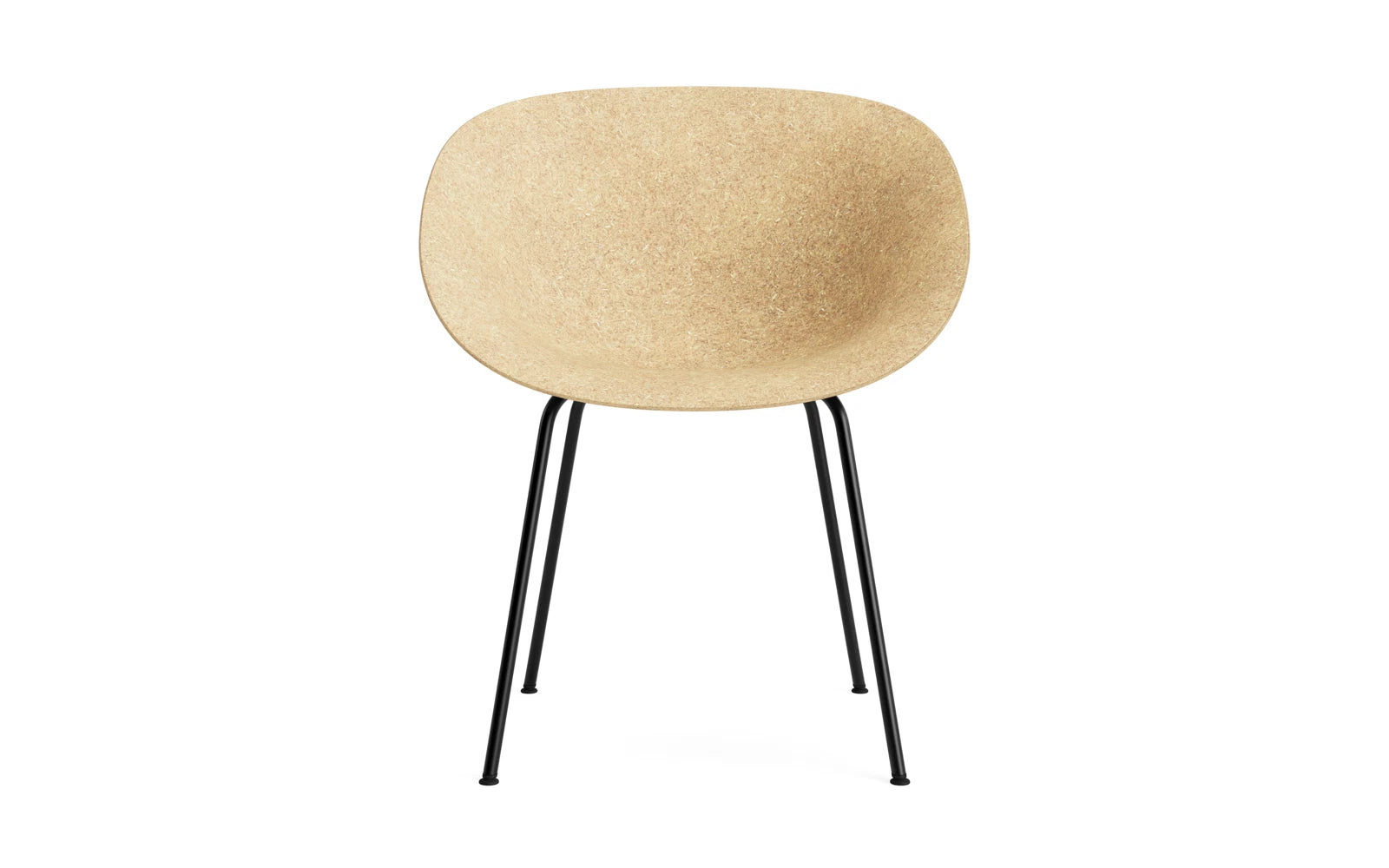 Erleben Sie den Mat Lehnstuhl von Normann Copenhagen: eleganter Komfort aus schwarzem Stahl und umweltfreundlichem Hanf für moderne Wohnräume.