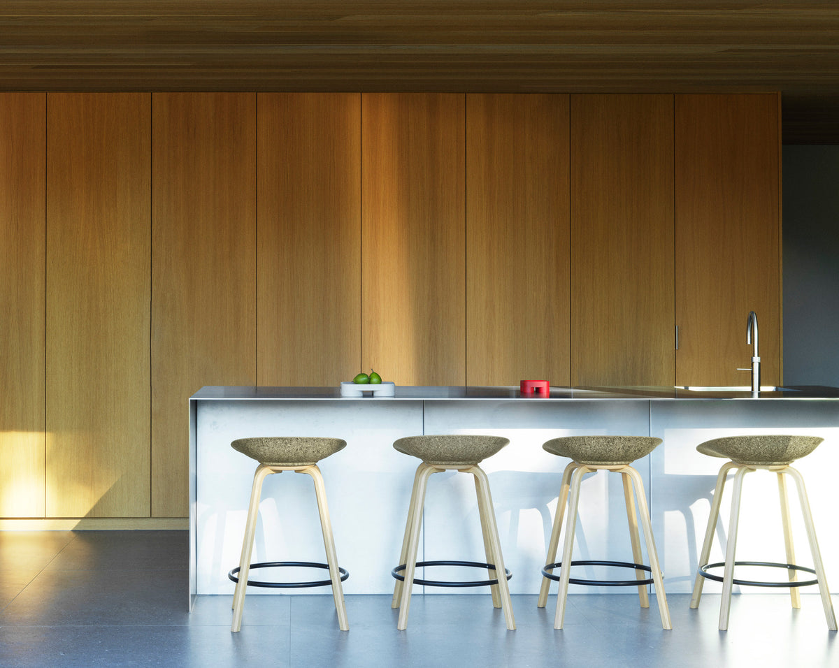 Mat Barstuhl 65 cm Buchenholz/creme in Hanffasern präsentiert im Onlineshop von KAQTU Design AG. Barstuhl ist von Normann Copenhagen