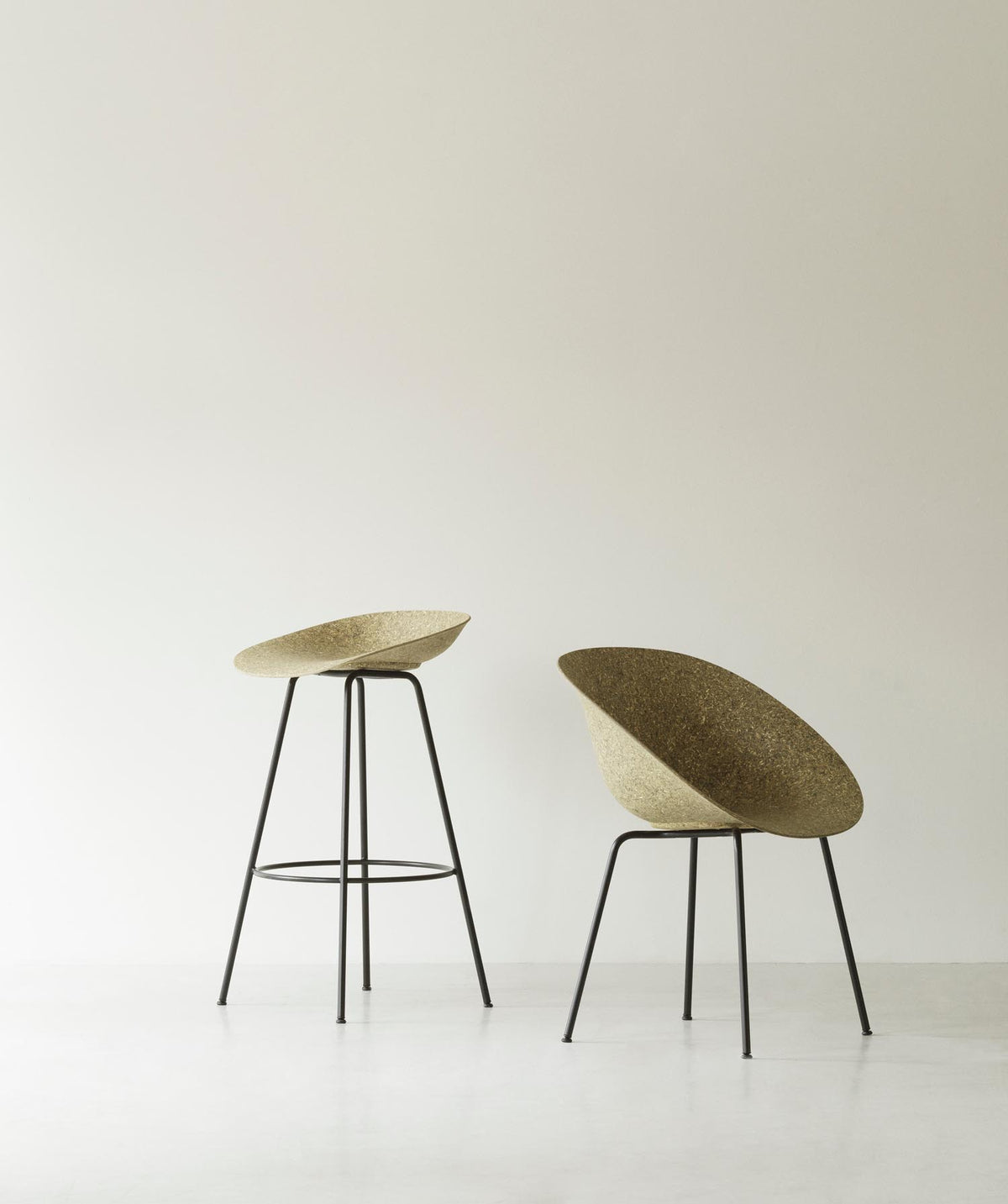 Mat Barstuhl 65 cm Creme stahl Hanf in Hanf präsentiert im Onlineshop von KAQTU Design AG. Barstuhl ist von Normann Copenhagen