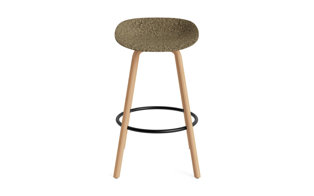 Mat Barstuhl 75 cm Buchenholz/schwarz in Seegras präsentiert im Onlineshop von KAQTU Design AG. Barstuhl ist von Normann Copenhagen