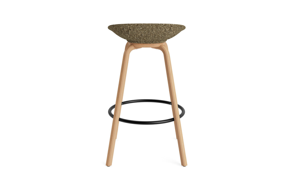 Mat Barstuhl 75 cm Buchenholz/schwarz in Seegras präsentiert im Onlineshop von KAQTU Design AG. Barstuhl ist von Normann Copenhagen