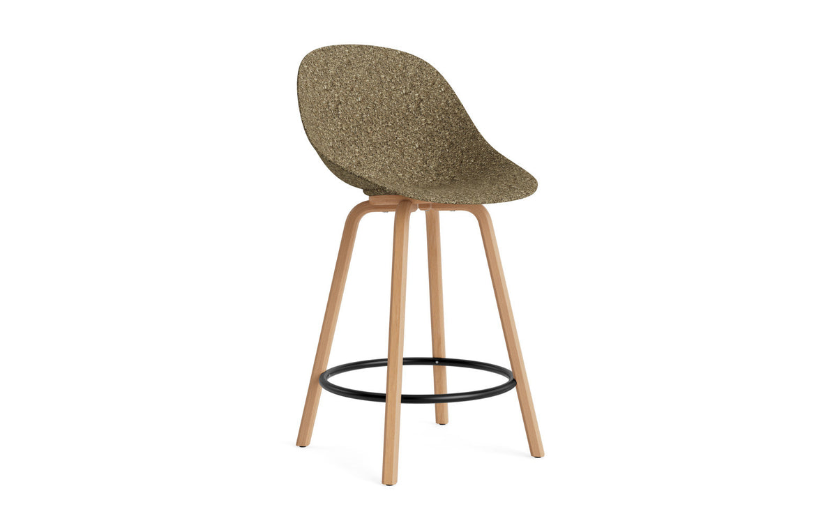 Mat Barstuhl 65 cm Buchenholz/schwarz in Seegras präsentiert im Onlineshop von KAQTU Design AG. Barstuhl ist von Normann Copenhagen