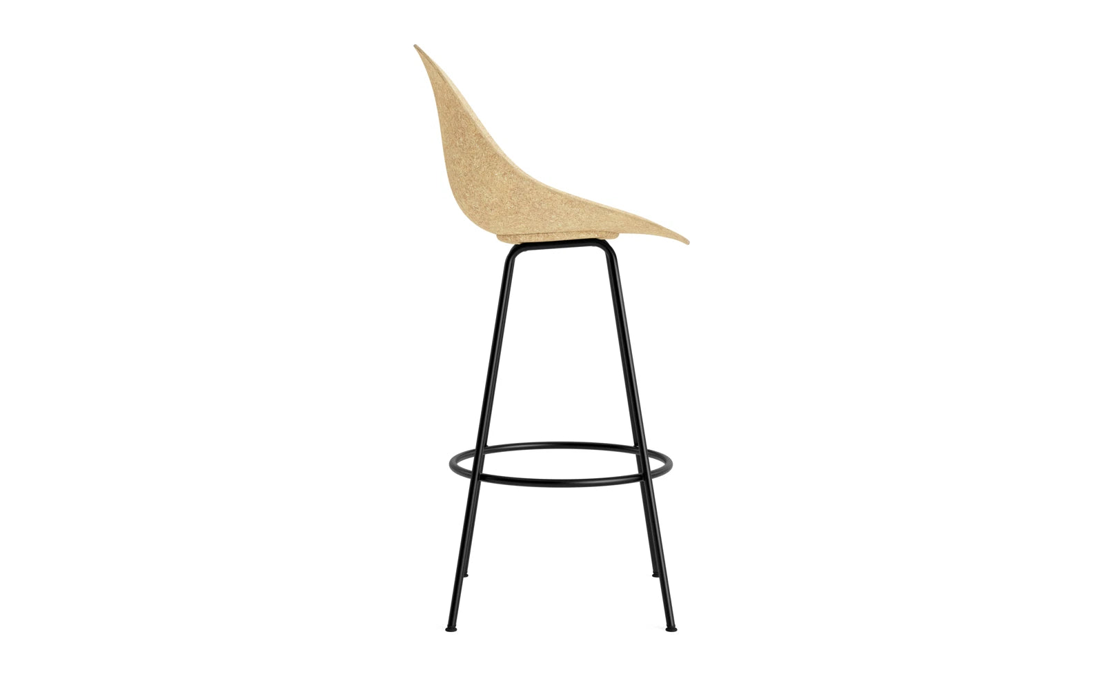 Erleben Sie den Mat Barstuhl von Normann Copenhagen: 75 cm hoch, aus robustem schwarzem Stahl und umweltfreundlichem Hanf – ideal für stilvolle Räume.