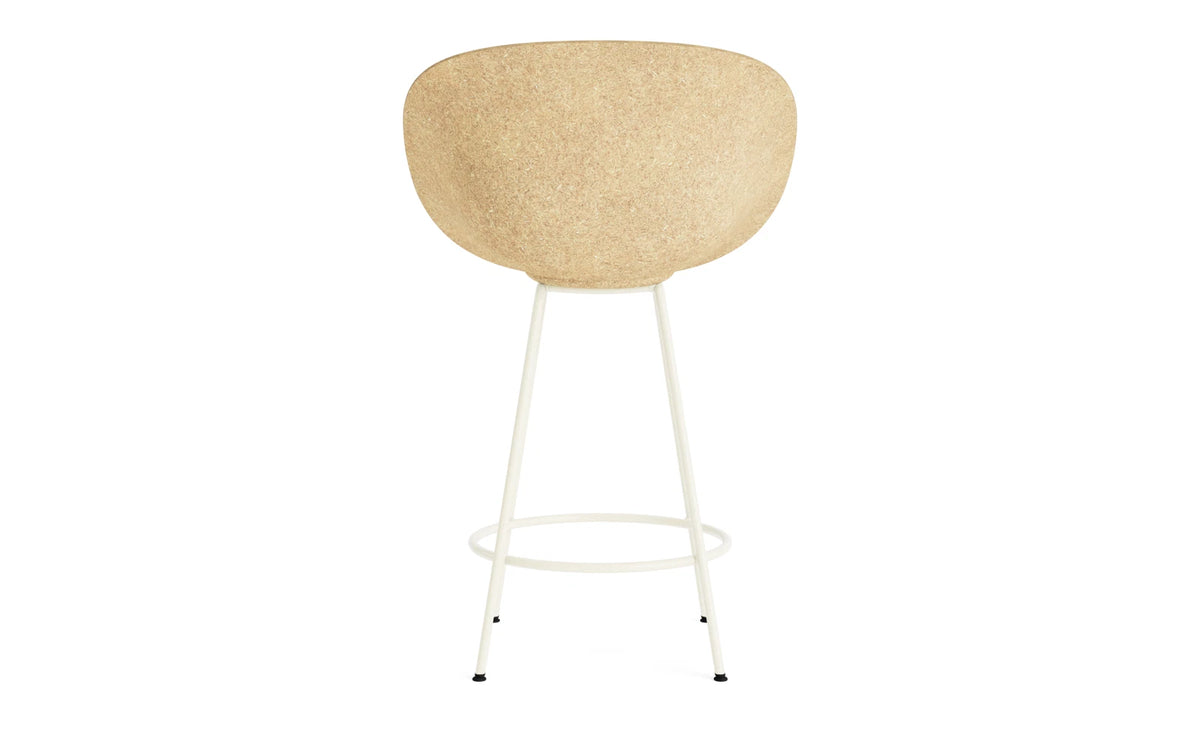 Mat Barstuhl mit Armlehne 65 cm Creme stahl Hanf in Hanf präsentiert im Onlineshop von KAQTU Design AG. Barstuhl ist von Normann Copenhagen
