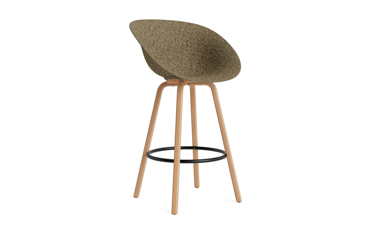 Mat Barstuhl 75 cm Buchenholz/schwarz in Seegras präsentiert im Onlineshop von KAQTU Design AG. Barstuhl ist von Normann Copenhagen
