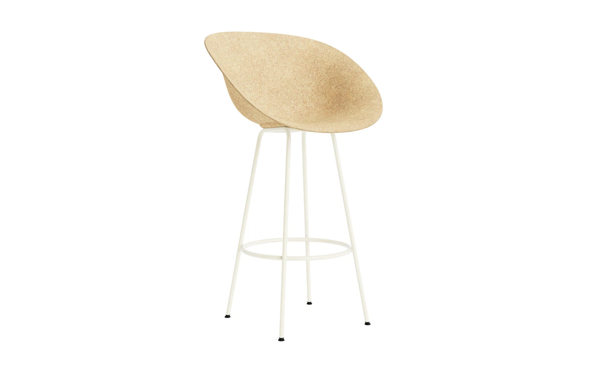 Mat Barstuhl mit Armlehne 75 cm Creme stahl Hanf in Hanf präsentiert im Onlineshop von KAQTU Design AG. Barstuhl ist von Normann Copenhagen