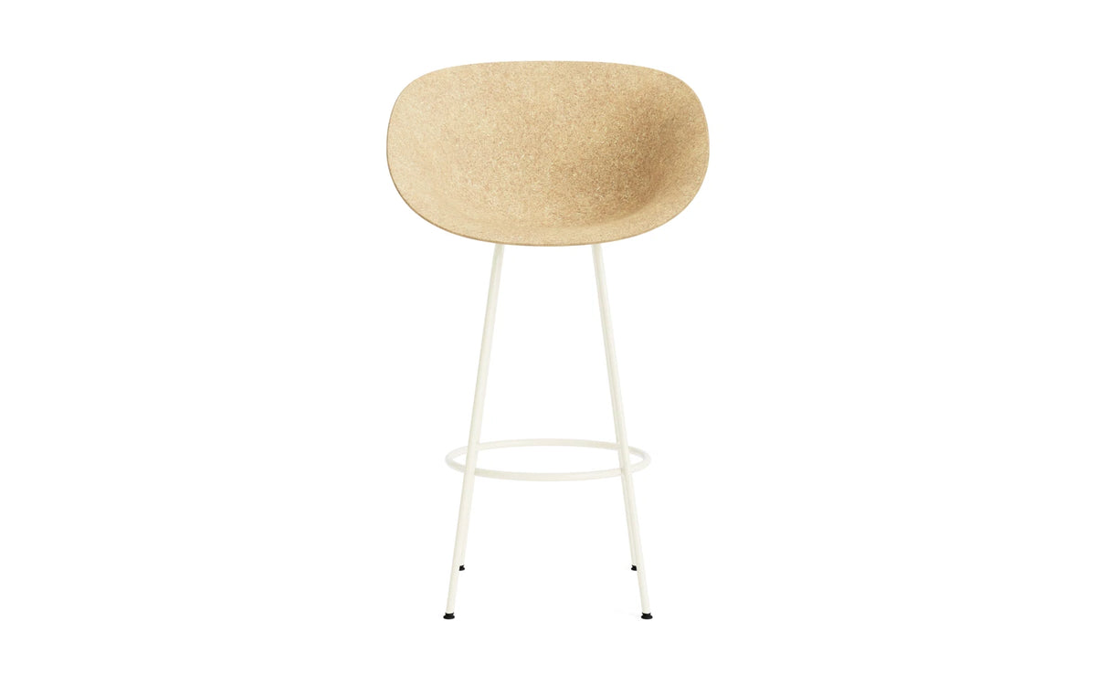 Mat Barstuhl mit Armlehne 75 cm Creme stahl Hanf in Hanf präsentiert im Onlineshop von KAQTU Design AG. Barstuhl ist von Normann Copenhagen