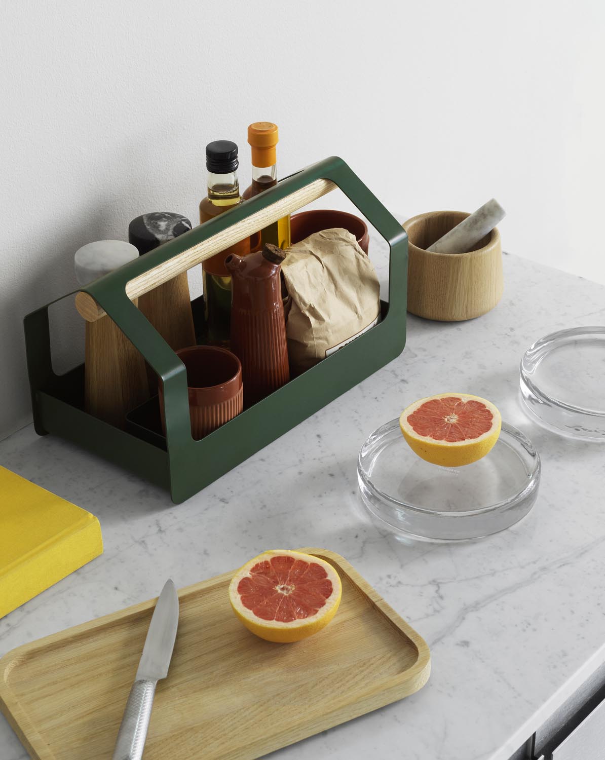 Haus Toolbox in Dark Green präsentiert im Onlineshop von KAQTU Design AG. Büromaterial ist von Normann Copenhagen
