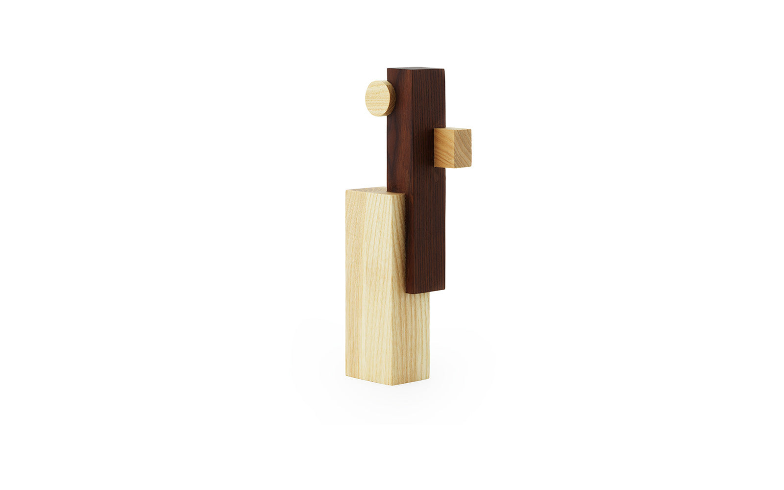 Entdecken Sie die Join Sculpture Small von Normann Copenhagen – ein einzigartiges Kunstwerk aus FSC-zertifiziertem Holz, das modernes Design und künstlerischen Ausdruck vereint.