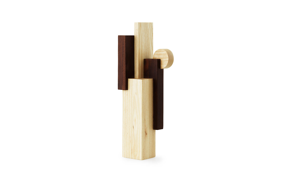 Join Sculpture Large in Ash/Carbonized Ash präsentiert im Onlineshop von KAQTU Design AG. Kunstgegenstände ist von Normann Copenhagen