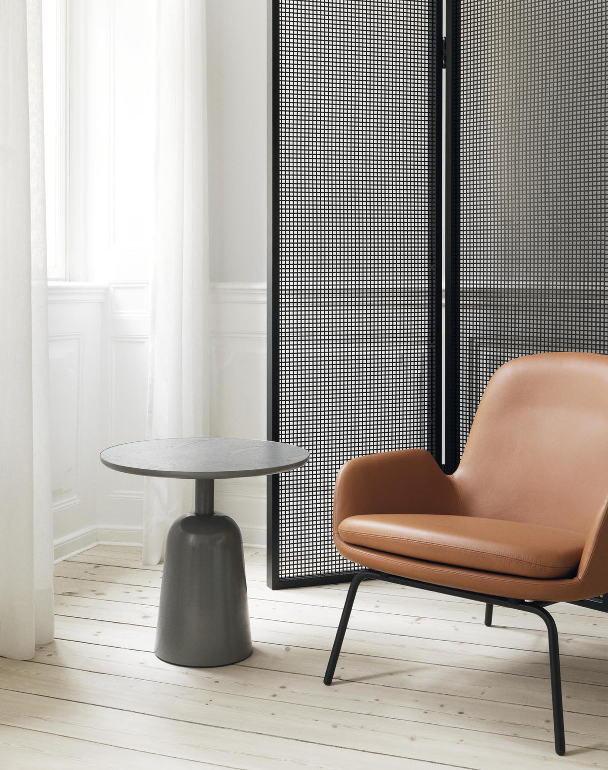 Era Lounge-Sessel niedrig schwarzer Stahl Ultra in Ultra 41599 präsentiert im Onlineshop von KAQTU Design AG. Sessel ist von Normann Copenhagen