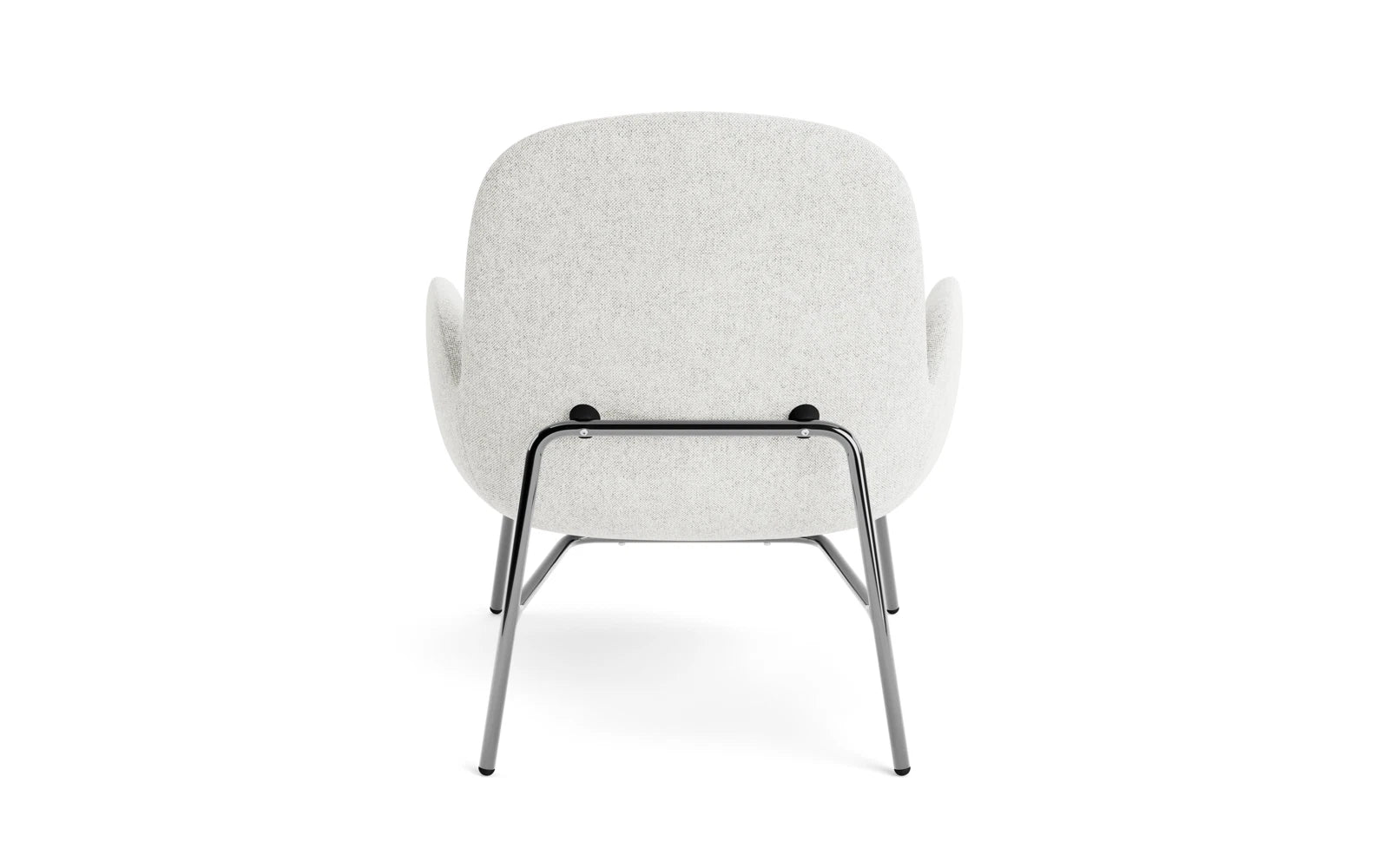 Erleben Sie den Era Lounge-Sessel niedrig Chrom Hallingdal von Normann Copenhagen – ein eleganter Sessel, der Komfort und modernes Design vereint.