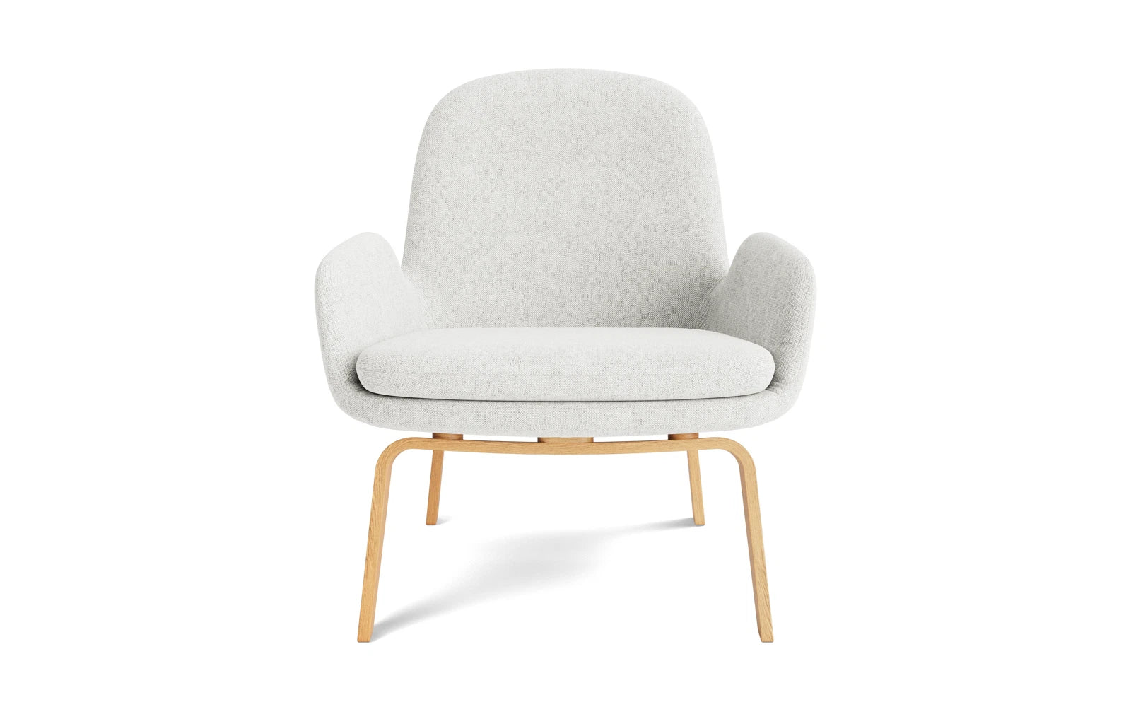 Erleben Sie den Era Lounge-Sessel niedrig Eiche Hallingdal von Normann Copenhagen – ein zeitloses Möbelstück, das Eleganz und höchsten Komfort bietet.