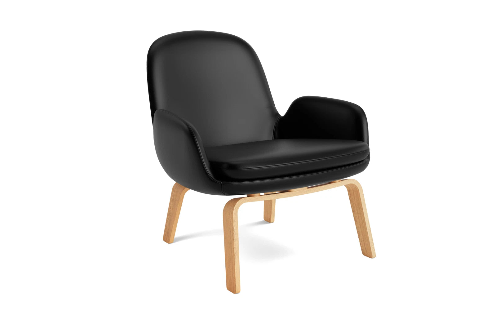 Entdecken Sie den Era Lounge-Sessel von Normann Copenhagen: Elegantes Design, drehbares schwarzes Aluminium und luxuriöses Ultra Leder für höchsten Komfort.