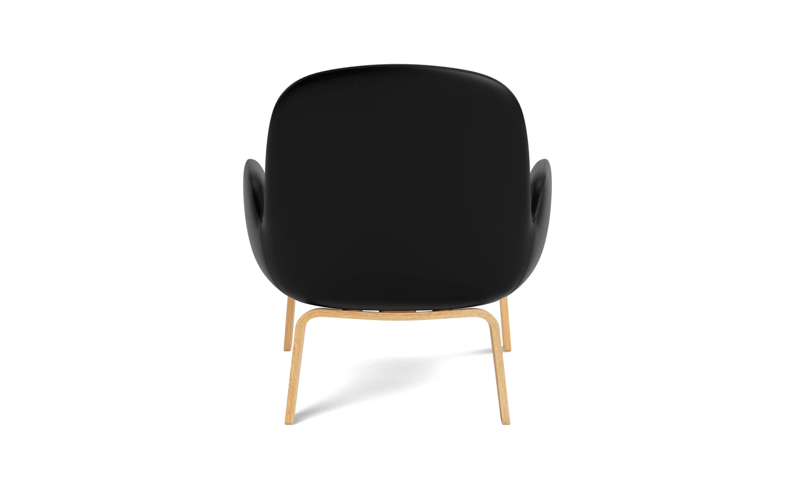 Entdecken Sie den Era Lounge-Sessel von Normann Copenhagen: Elegantes Design, drehbares schwarzes Aluminium und luxuriöses Ultra Leder für höchsten Komfort.