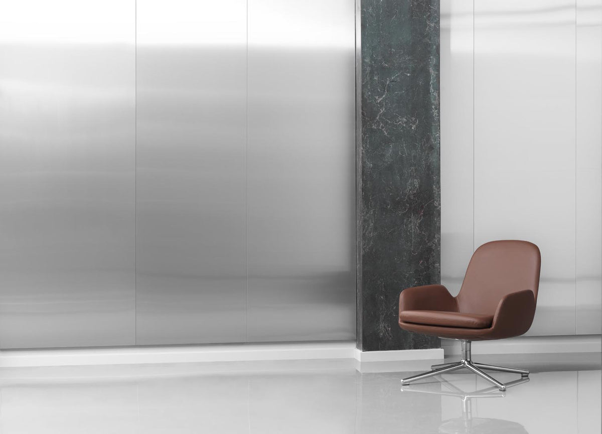 Era Lounge-Sessel niedrig mit Drehgestell Aluminium Hallingdal in Hallingdal 110 präsentiert im Onlineshop von KAQTU Design AG. Drehsessel ist von Normann Copenhagen