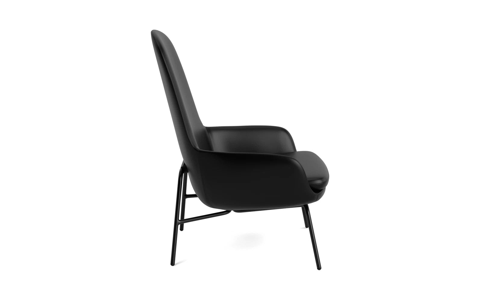 Der Era Lounge-Sessel hoch von Normann Copenhagen vereint elegantes Design und edles Eichenholz für ein luxuriöses Sitzerlebnis.