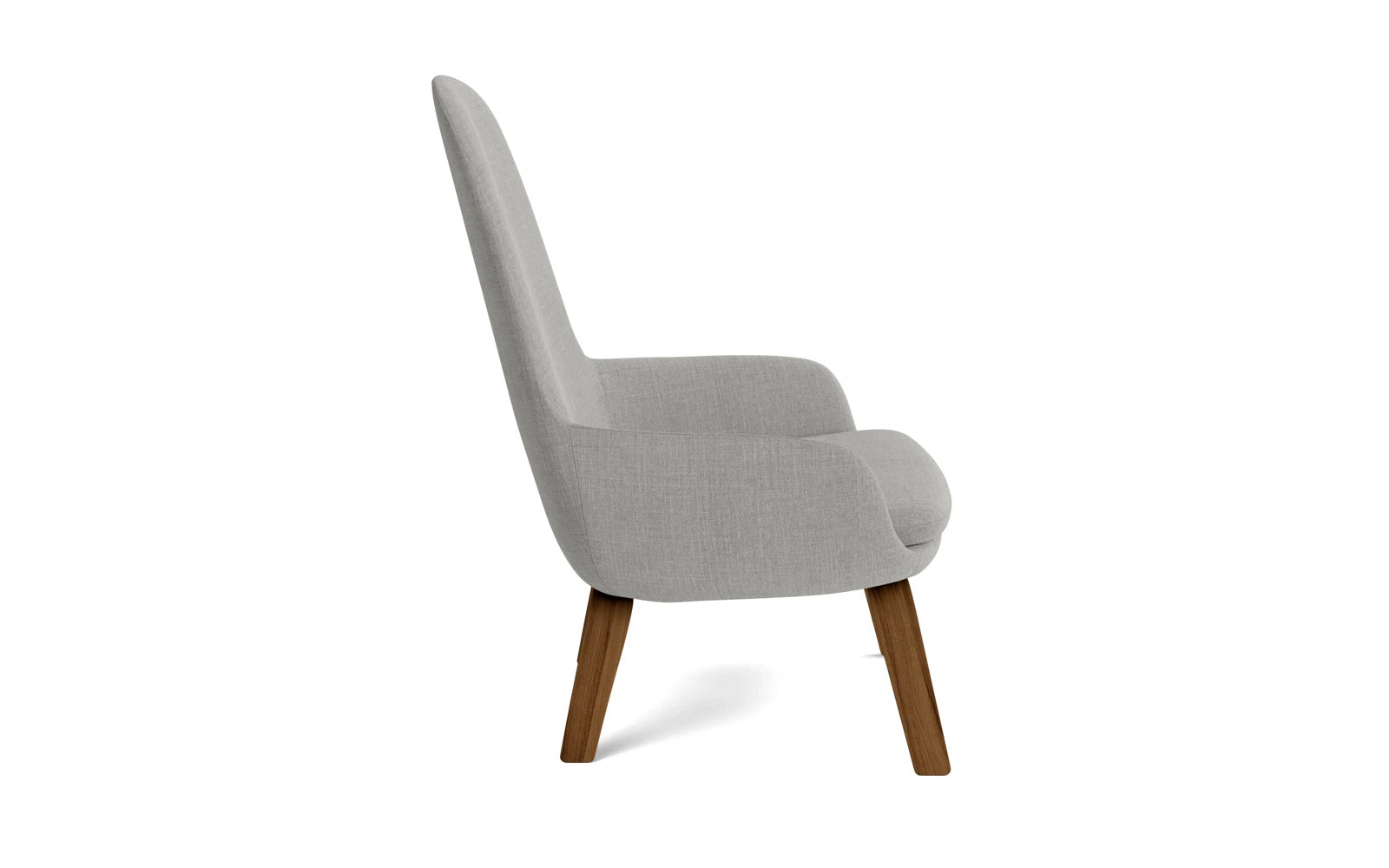 Genießen Sie den Era Lounge-Sessel Hoch Walnuss Remix von Normann Copenhagen – ein zeitloses Design, das Komfort und Eleganz vereint.