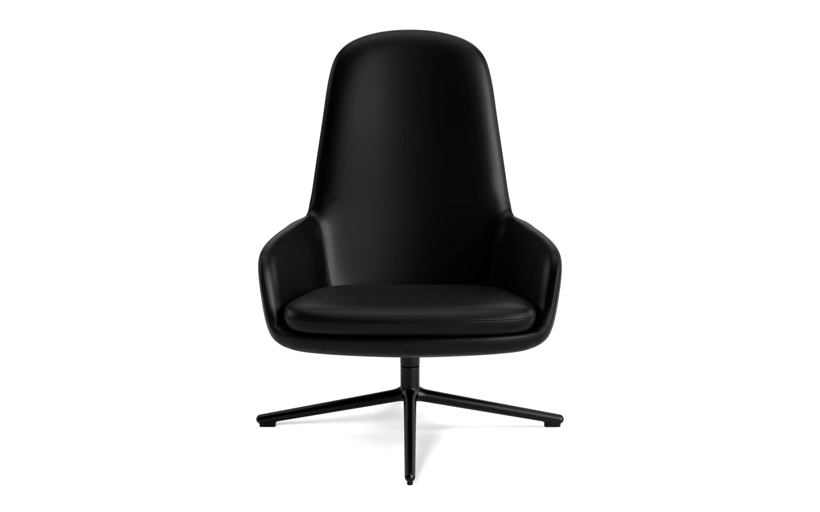Erleben Sie den Era Lounge-Sessel von Normann Copenhagen: Stilvolles Design und erstklassiger Komfort vereinen sich in einem drehbaren Gestell aus schwarzem Aluminium.