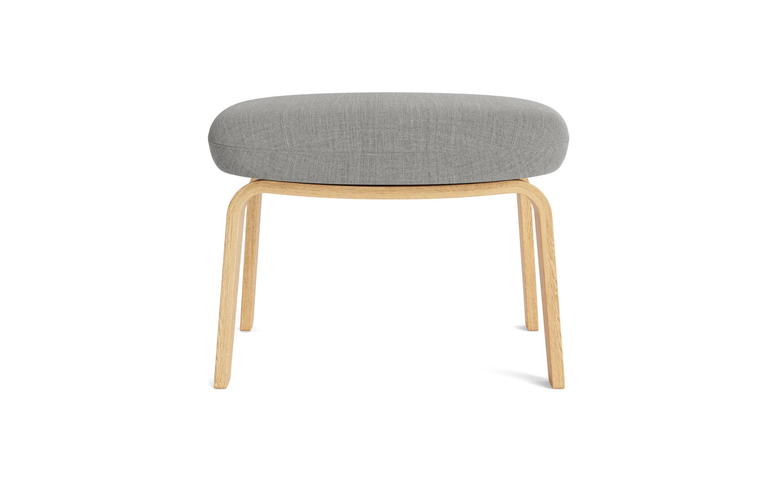 Erleben Sie den Era Fusshocker Eiche Remix von Normann Copenhagen – ein elegantes Möbelstück, das zeitlose Schönheit und Funktionalität in Ihr Zuhause bringt.