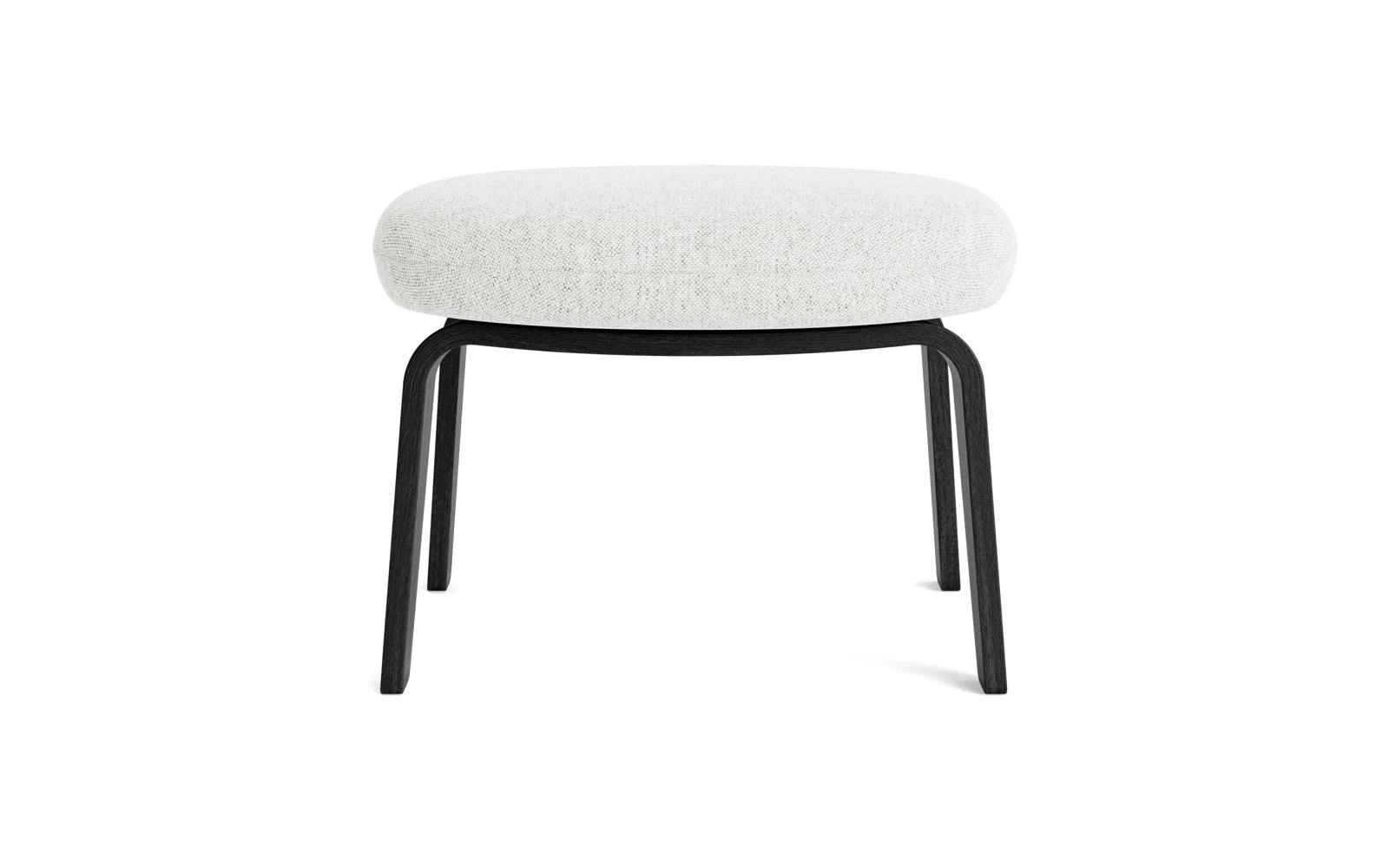 Erleben Sie den Era Fusshocker in edler schwarzer Eiche und Hallingdal-Stoff – ein elegantes Möbelstück, das Komfort und zeitloses Design vereint.