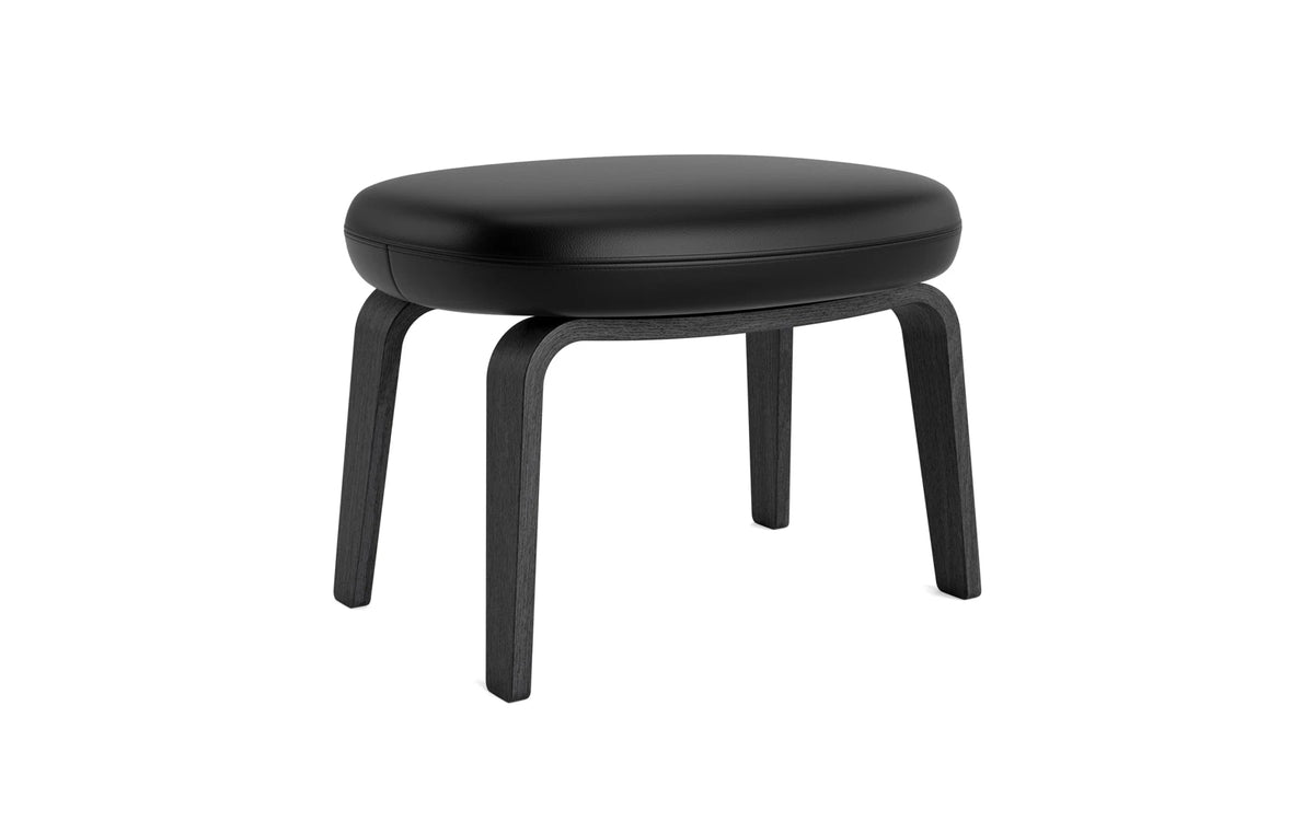 Era Fusshocker schwarze Eiche Ultra in Ultra 41599 präsentiert im Onlineshop von KAQTU Design AG. Ottoman ist von Normann Copenhagen