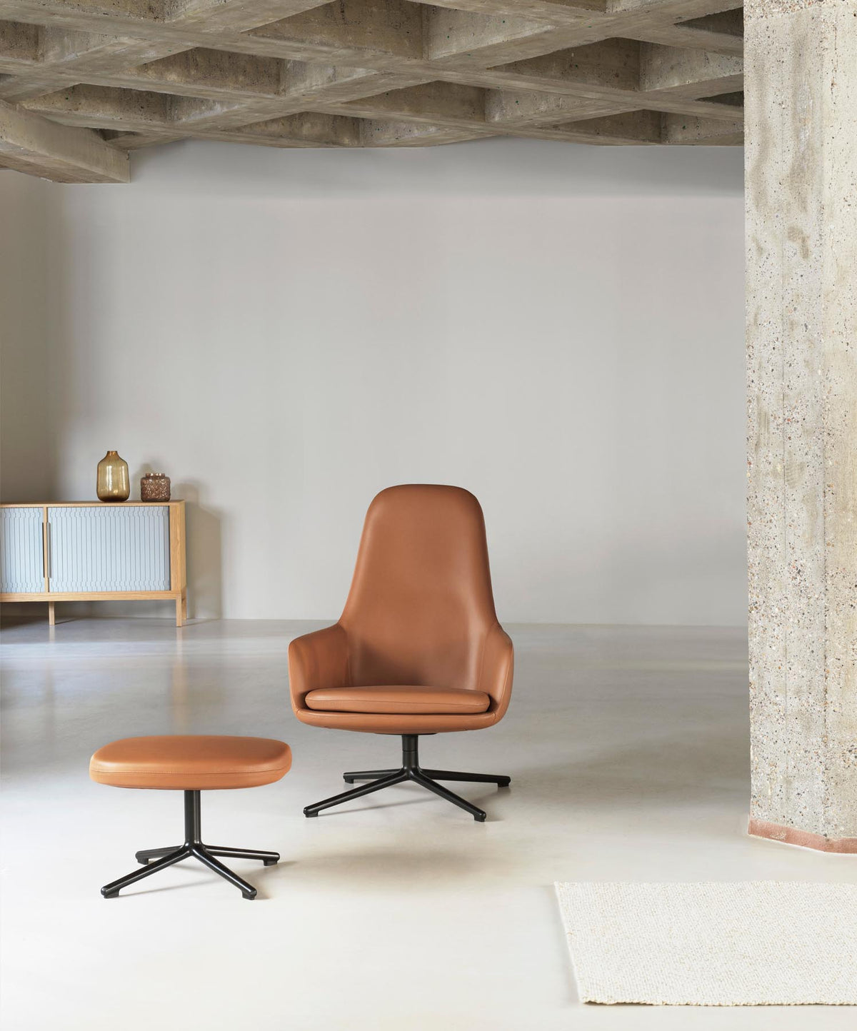 Era Fusshocker Alu Hallingdal in Hallingdal 110 präsentiert im Onlineshop von KAQTU Design AG. Ottoman ist von Normann Copenhagen
