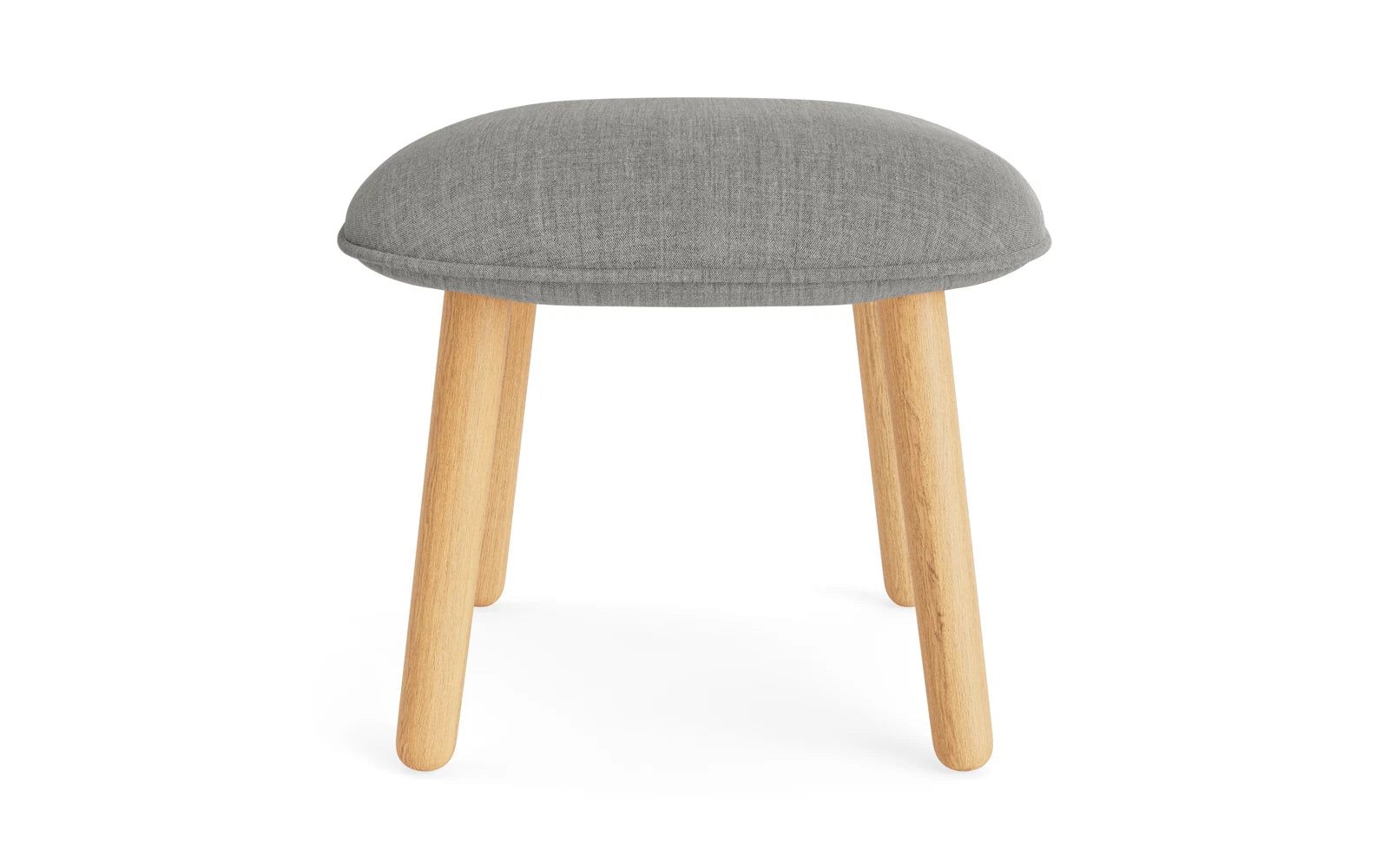 Erleben Sie den Ace Fusshocker Eiche Remix von Normann Copenhagen – ein elegantes Möbelstück, das Funktionalität und urbanen Stil harmonisch verbindet.