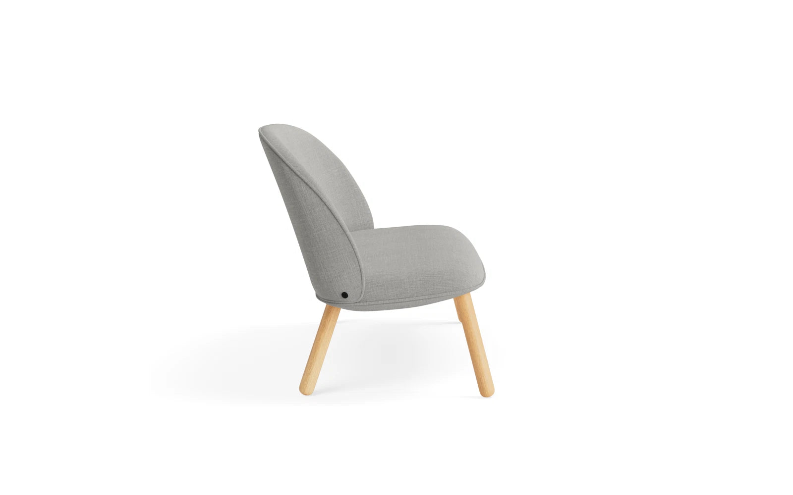 Entdecken Sie das Ace Sofa Eiche Remix von Normann Copenhagen – ein stilvolles Möbelstück, das urbanen Komfort und skandinavische Eleganz vereint.
