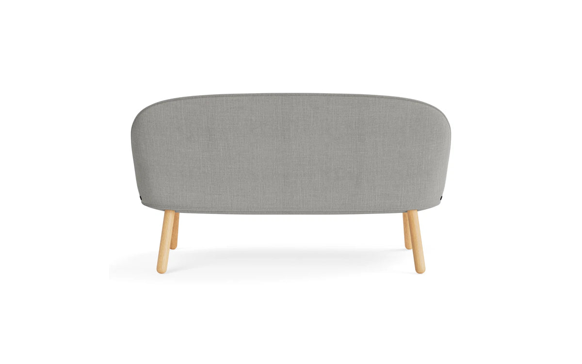 Ace Sofa Eiche Remix in Remix 133 präsentiert im Onlineshop von KAQTU Design AG. 2er Sofa ist von Normann Copenhagen