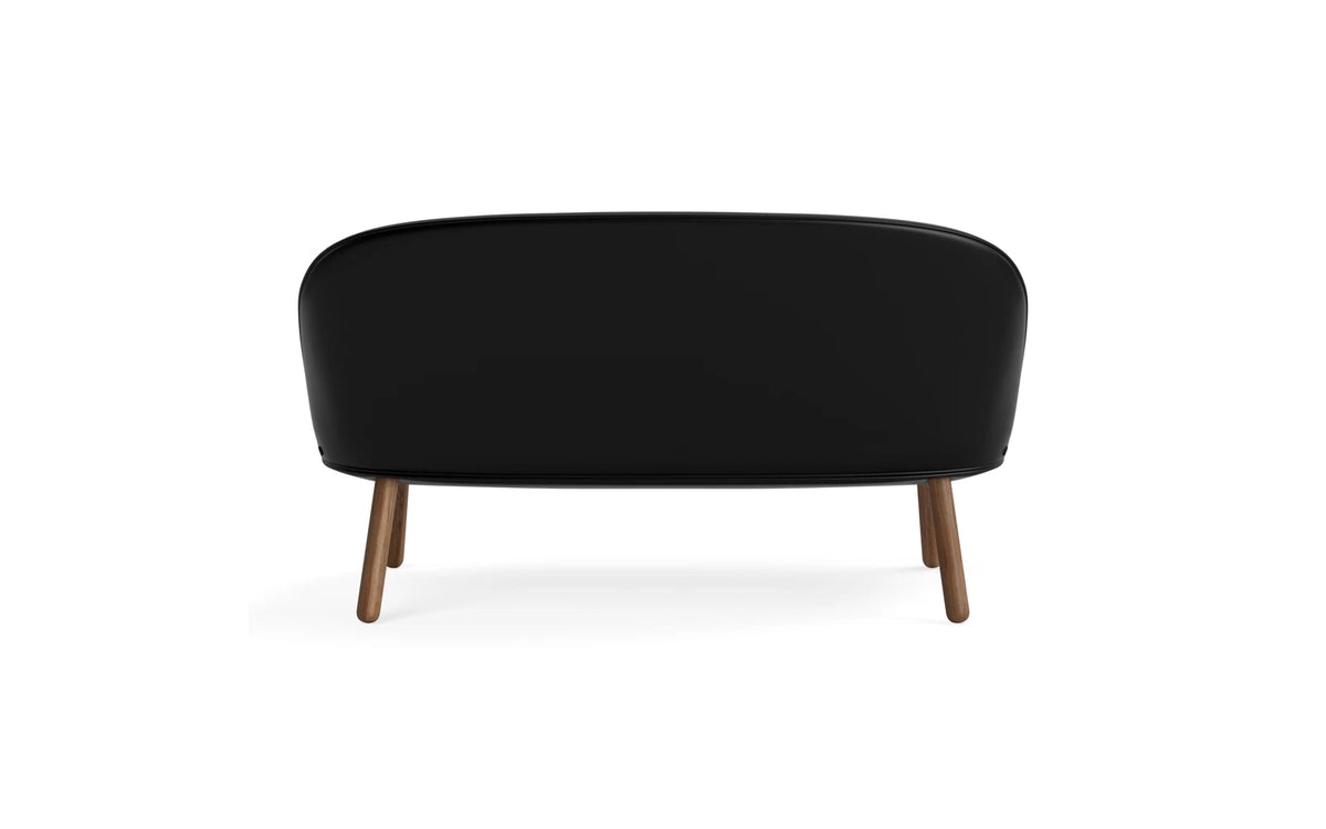 Ace Sofa Gebeizte Eiche Ultra in Ultra 41599 präsentiert im Onlineshop von KAQTU Design AG. 2er Sofa ist von Normann Copenhagen