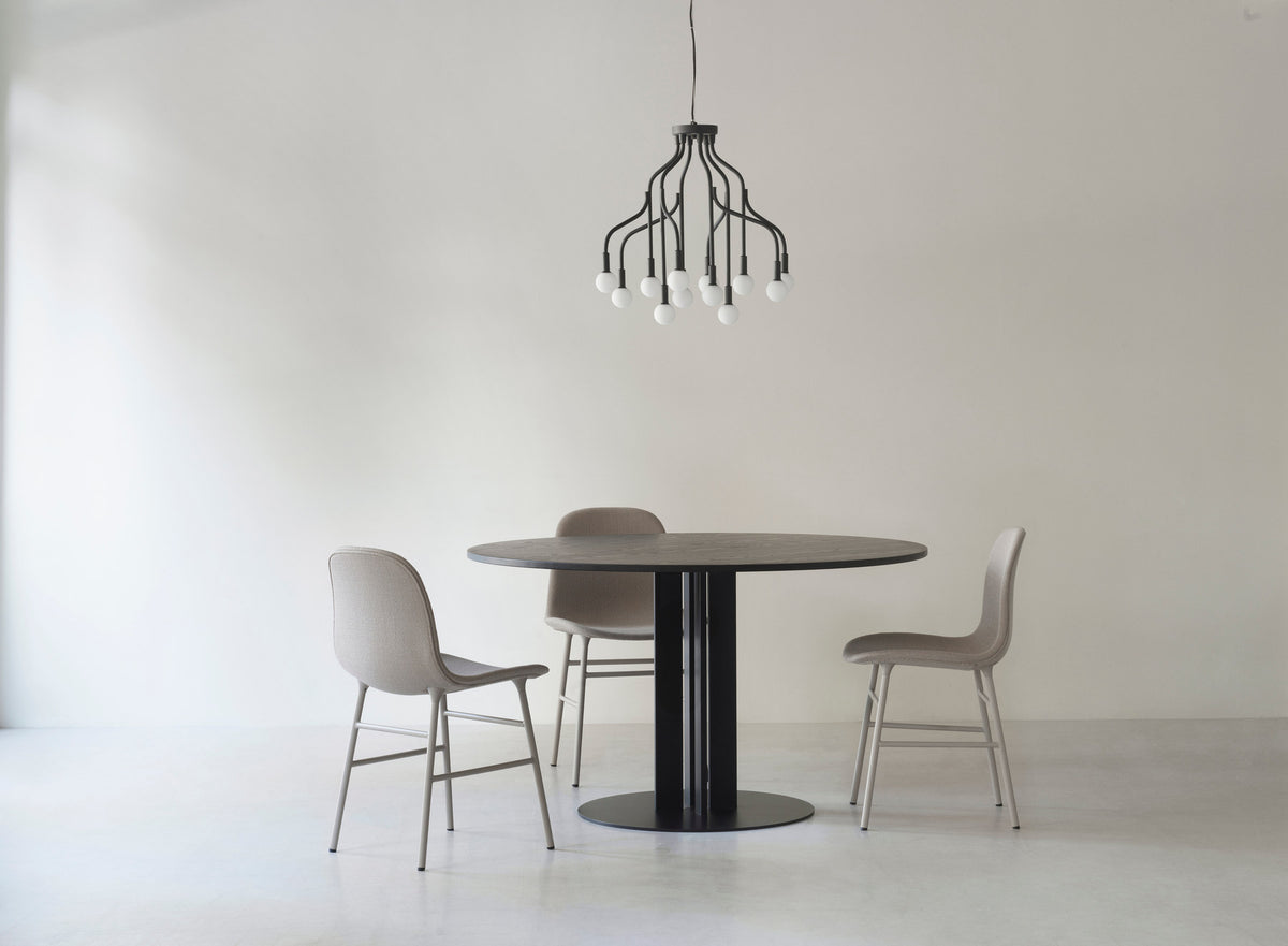 Form Stuhl gepolstert Messing Hallingdal in Hallingdal 110 präsentiert im Onlineshop von KAQTU Design AG. Stuhl ist von Normann Copenhagen