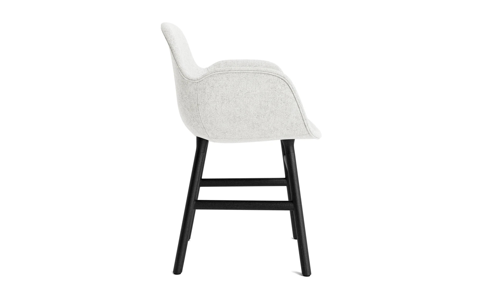 Eleganter gepolsterter Lehnstuhl aus schwarzer Eiche mit hochwertigem Hallingdal-Stoff. Ideal für stilvolle Wohnräume und individuelle Gestaltung.