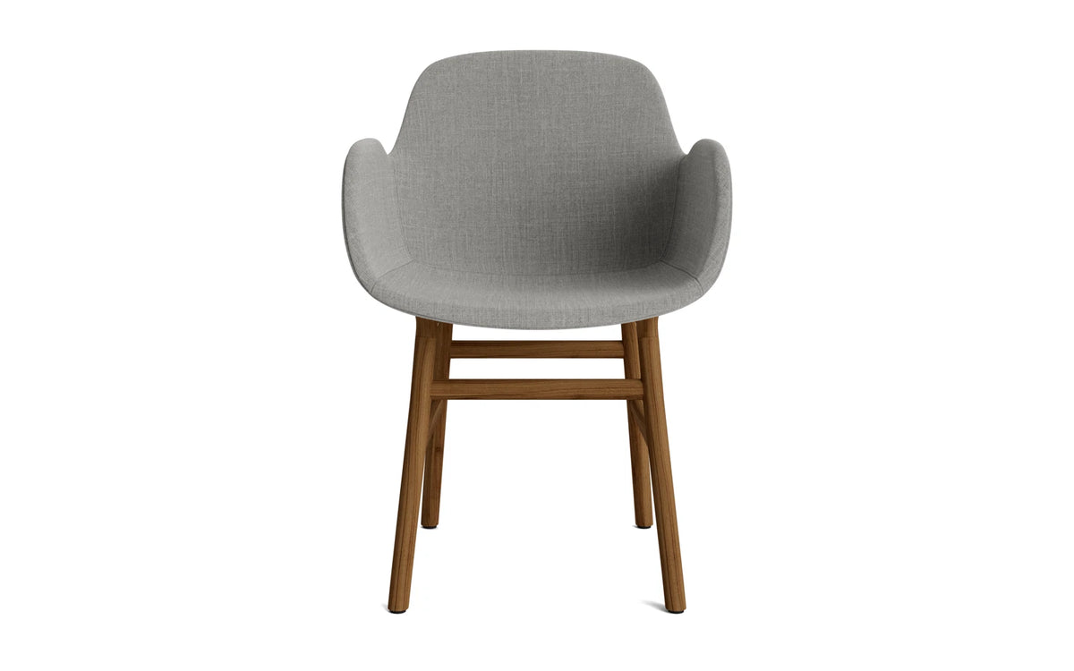 Form Lehnstuhl gepolstert Walnuss Remix in Remix 133 präsentiert im Onlineshop von KAQTU Design AG. Stuhl mit Armlehne ist von Normann Copenhagen