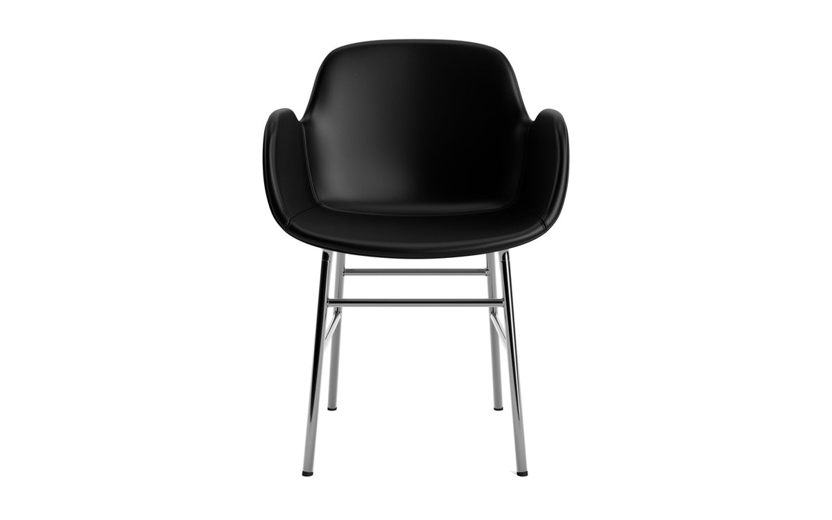 Form Armlehnstuhl gepolstert in Ultra Leder präsentiert im Onlineshop von KAQTU Design AG. Stuhl mit Armlehne ist von Normann Copenhagen
